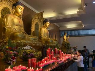 Khidmat Umat Buddha Batam Rayakan Waisak di Vihara Duta Maitreya