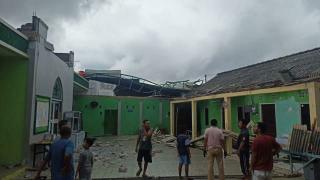 Angin Puting Beliung di Tanjung Riau Rusak 42 Rumah dan 3 Rumah Ibadah
