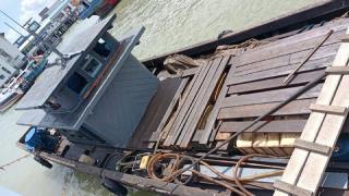 Lanal Karimun Tangkap Kapal Kayu Pengangkut 13 Ton Solar Ilegal