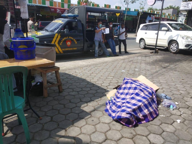 Mayat Perempuan Tak Dikenal Tergeletak di Pinggir Jalan Bintan Centre