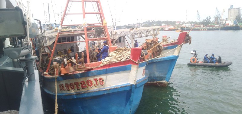 Kapal Vietnam Beraksi Malam Hari Colong Ikan di Laut Natuna