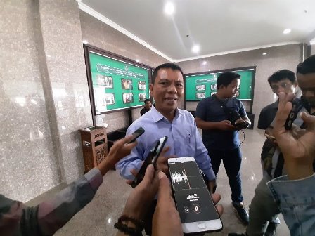 Kinerja Amburadul, Uba Sigalingging: Ganti Sekwan DPRD Kepri!