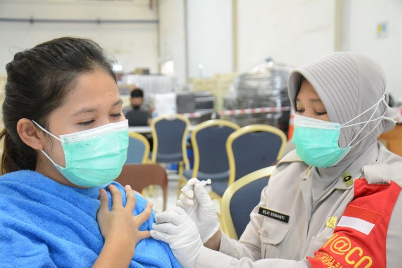 Riau Islands Police Facilitate Corona Vaccination for Industrial Workers
