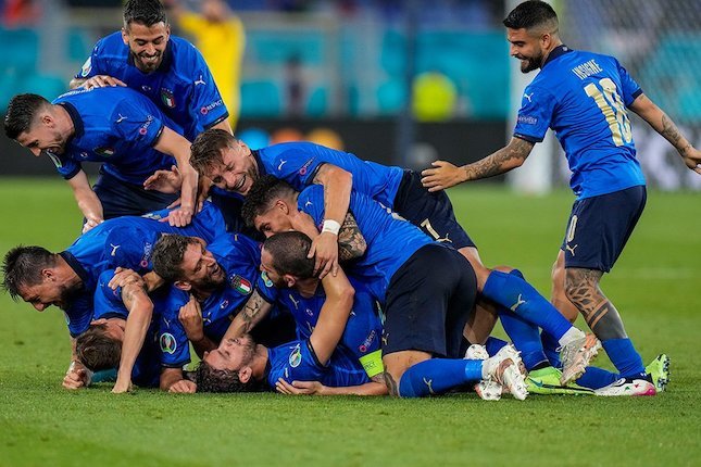 Mezut Oezil Tak Percaya Lihat Permainan Italia 