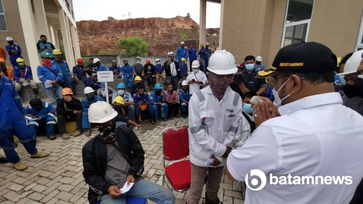 Bupati Rafiq Geber 30 Persen Target Vaksinasi Covid di Karimun Juni 2021