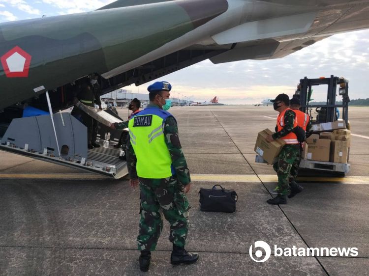 Lanud Hang Nadim Batam Kirim Pasokan Medis ke Natuna