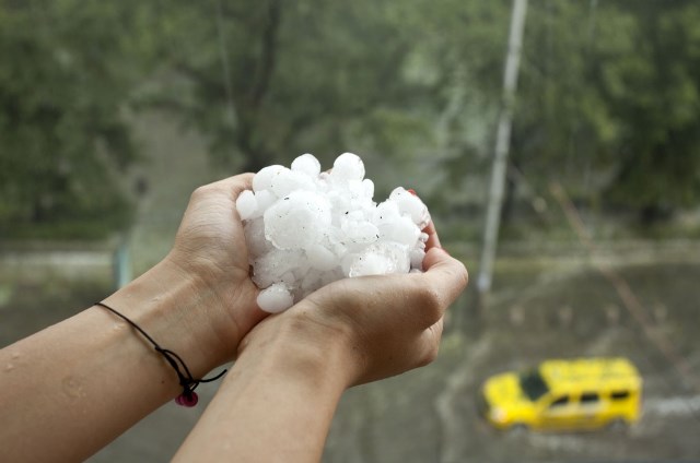Fenomena Alam Hujan Es Sebesar Kerikil Guyur Malaysia