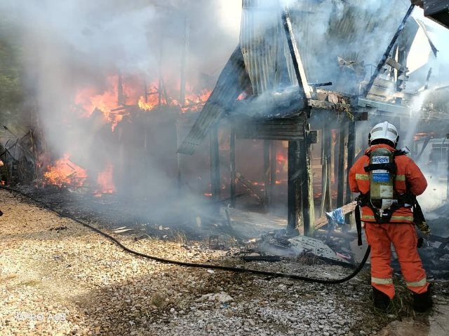 Viral Video Petugas Pemadam Kebakaran Diamuk Warga Gegara Terlambat Datang