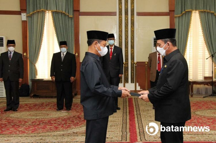 Ansar Mutasi Sejumlah Pejabat Pemprov Kepri, Lamidi Jabat Plh Sekda