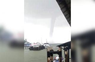 Fenomena Waterspout Muncul di Laut Karimun, Begini Penjelasan BMKG 