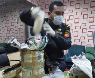 Lobster Seeds Worth Rp 1.3 Billion Failed To Be Smuggled Through Hang Nadim Airport
