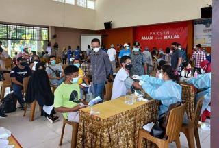 Ribuan Warga Nongsa Antusias Divaksin Corona