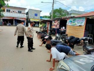  Nongkrong Sambil Minum Mikol, Sekelompok ABG di Sei Beduk Disanksi Push Up