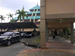 Masjid Agung Batam Berlakukan Prokes Ketat saat Salat Jumat