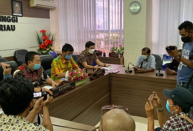 Peras Kades Rp 100 Juta, Kejari Bintan OTT Pegawai Ngaku Jaksa