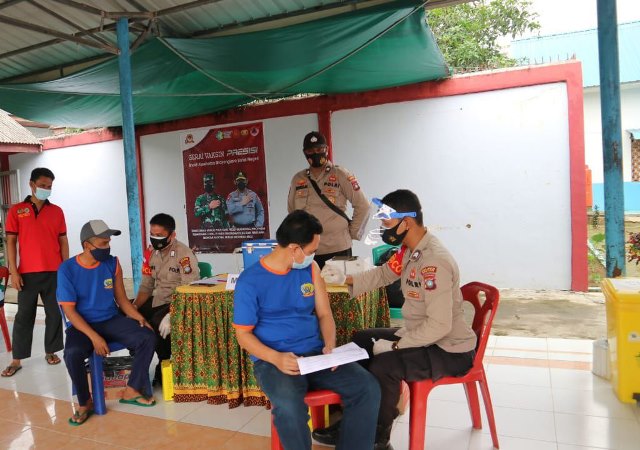 Warga Binaan Lapas Kelas IIA Tanjungpinang Jalani Vaksinasi Covid-19