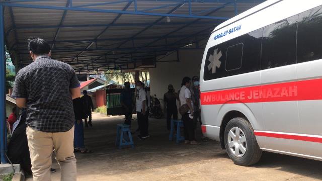 Jenazah Komisioner Bawaslu Batam Nopialdi Dimakamkan di TPU Sei Temiang
