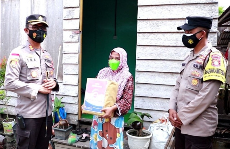 Warga Terdampak PPKM di Natuna Dapat Bantuan Sembako