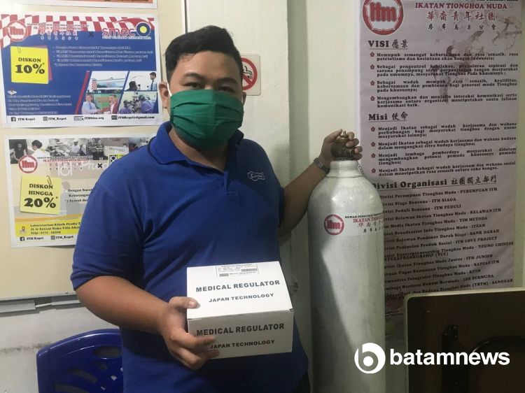 Relawan Tionghoa Muda Tanjungpinang Layani Oksigen Gratis Warga Isoman