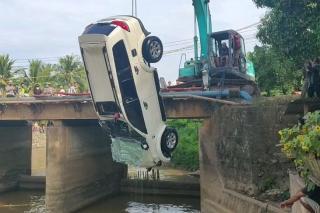 Mobil Jatuh ke Sungai, Ayah dan Tiga Anaknya Tewas