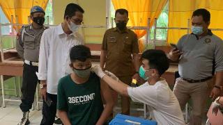 Ragam Ekspresi Pelajar Batam saat Divaksinasi Covid-19