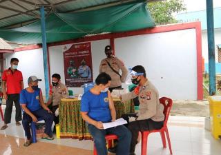 Warga Binaan Lapas Kelas IIA Tanjungpinang Jalani Vaksinasi Covid-19