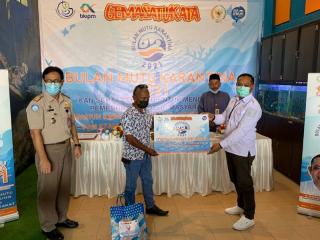Kantor Perikanan Batam Salurkan 1.100 Paket Ikan Beku untuk Warga Terdampak Covid-19