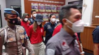 Masih Terpengaruh Sabu saat Ditangkap, Nia Ramadhani Sakau di Kantor Polisi?