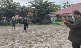 Sapa Pasien Isolasi Mandiri, Bupati Rafiq: Bikin Happy, Biar Cepat Sembuh