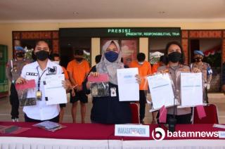 Polresta Barelang Tangkap 5 Pelaku Pemalsuan Sertifikat Vaksin di Batam