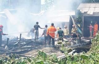 Lima Rumah Warga Dabo Singkep Ludes Dilalap Api