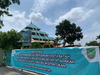 PPKM Darurat: Salat Jumat Berjemaah di Masjid Agung Batam Ditiadakan Sementara