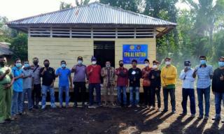RCommunity Janji Tuntaskan Masalah Penerangan di TPA Desa Kayu Ara Meranti