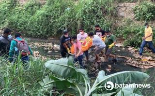 Tak Ada Tanda Kekerasan di Tubuh Mayat Membusuk di Parit Simpang Jam