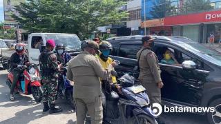 Ribuan Kendaran Dihalau Petugas di Pos Penyekatan PPKM TanjungpinangÂ 