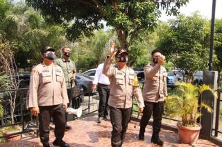 Kapolda Kepri Semangati Personel Polisi Karantina di Hotel Baloi View