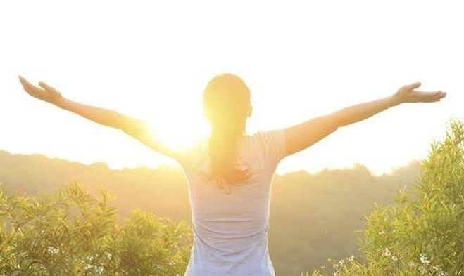 5 Manfaat Berjemur di Pagi Hari Bagi Kesehatan, Bisa Memperkuat Tulang