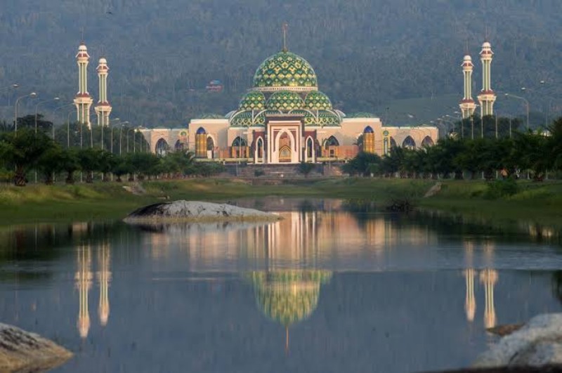 Melihat Megah dan Indahnya Masjid Agung Natuna yang Disebut Mirip Taj Mahal