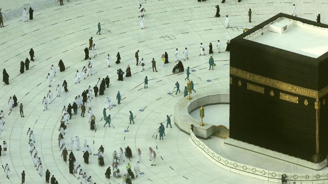 Saudi Buka Umrah Internasional, Jemaah RI Diminta Menunda