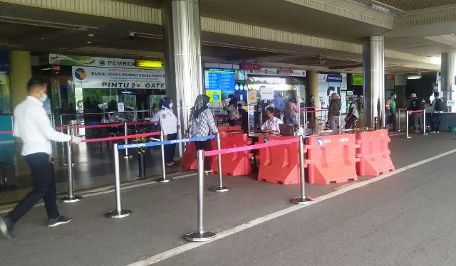 PPKM Level 3: Penumpang Pesawat dari Luar Batam Wajib Tunjukkan Hasil Tes PCR Negatif
