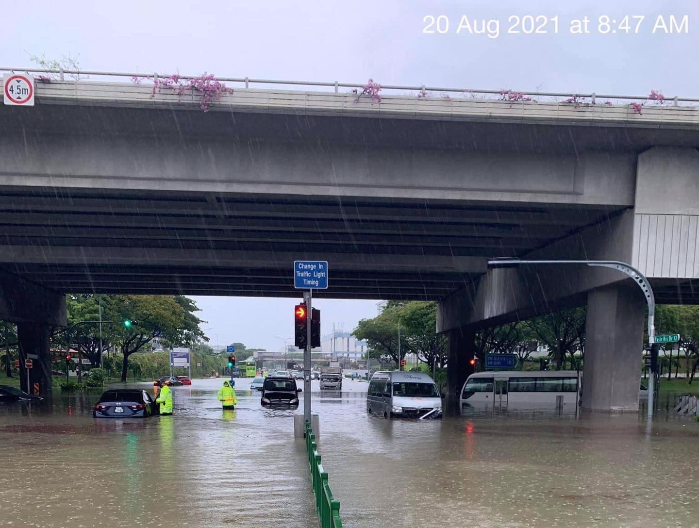 Otoritas Singapura Selidiki Penyebab Banjir di Persimpangan Pasir Ris