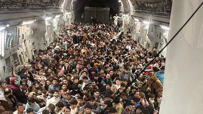 Lebih dari 7 Ribu Orang Afghanistan Dievakuasi ke Qatar