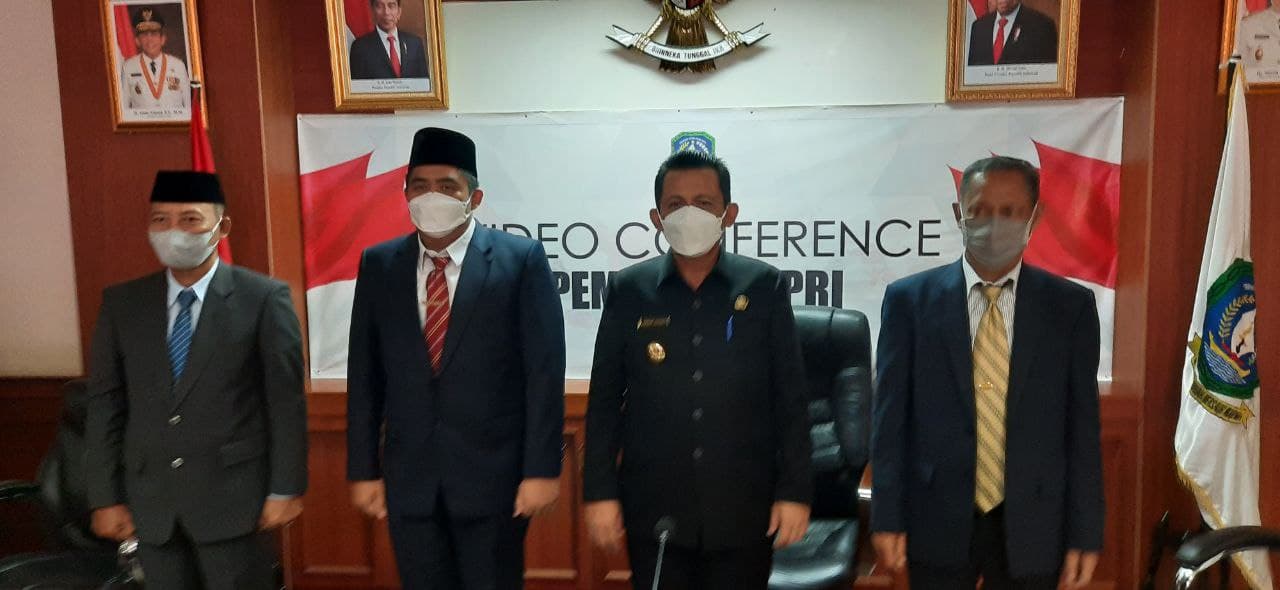 Terima SK Plt Bupati, Roby Kurniawan Ikuti Jejak sang Ayah Pimpin Kabupaten Bintan