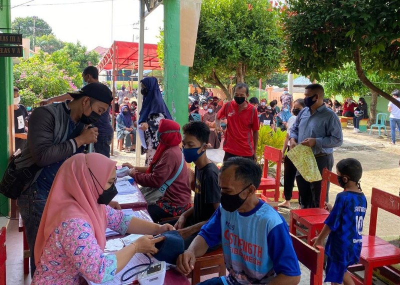 Warga Harjosari Karimun Serbu Vaksinasi Massal