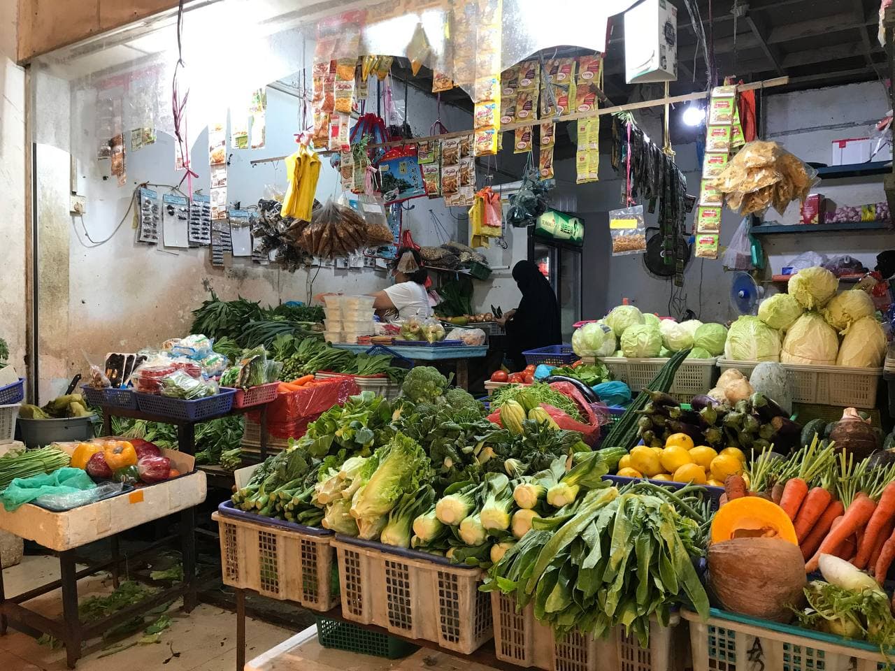 Pantauan Harga di Pasar Mitra Raya Batam: Harga Sayuran Meroket