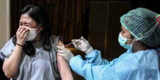 Suntik Vaksin di Batam, Warga Tinggal Datang ke Polsek TerdekatÂ 