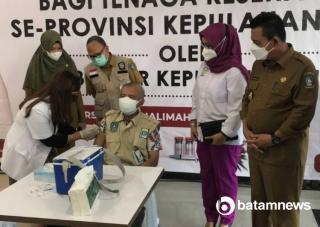 Nakes di Kepri Mulai Disuntik Vaksin Dosis Ketiga, Total Ada 11.556 Orang