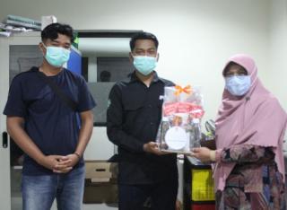 Kerja Lembur, Tenaga Instalansi Listrik RSUP RAT Tanjungpinang Dapat Bantuan Nutrisi