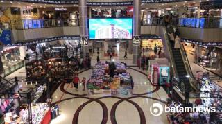 Malls in Batam Starts to Be Invaded by Visitors After 18 Days of Closing