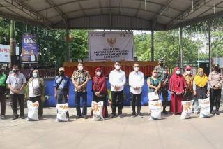 Pemko Batam Gesa Penyerahan Bantuan Beras PPKM 2021